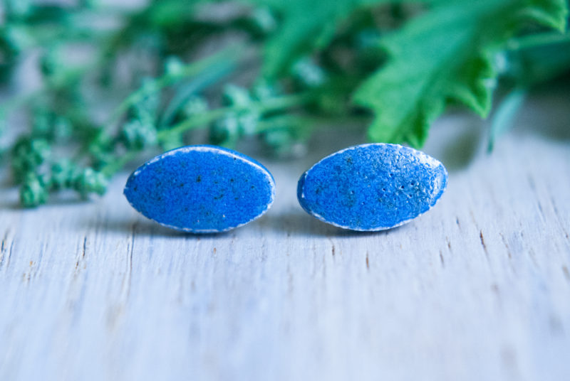 Wkrętki ceramiczne - jasnoniebieskie elipsy